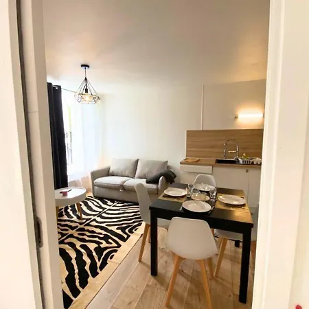 A L'universite - Centre- La Conciergerie Apartment *