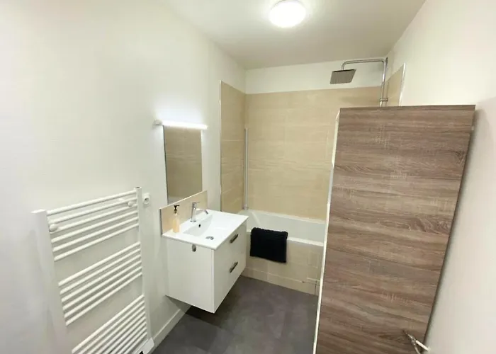 A L'universite - Centre- La Conciergerie * Poitiers